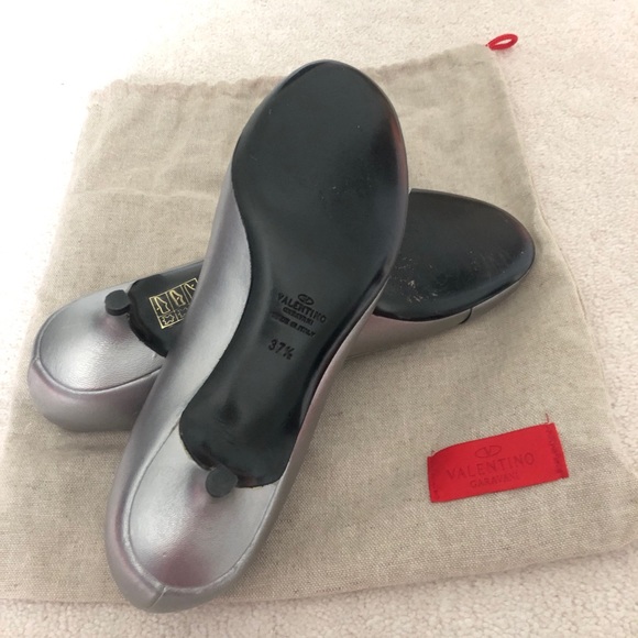 100% Authentic Valentino Garavani Silver Heels - Picture 3 of 5